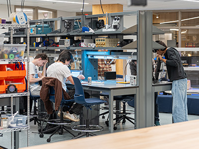 Students working in the Manning College Physical Computing Makerspace. Photo credit: Zijun Guo