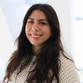 Sofia Wenz-Bazan ’28, an event coordinator for the Isenberg Senior Gift Committee, says the campaign helps build community and connection among students.