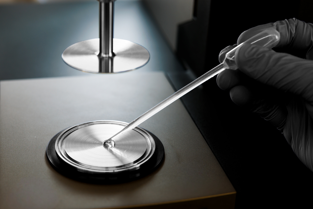 Alumna Supports the Next Generation of Microbiology Students