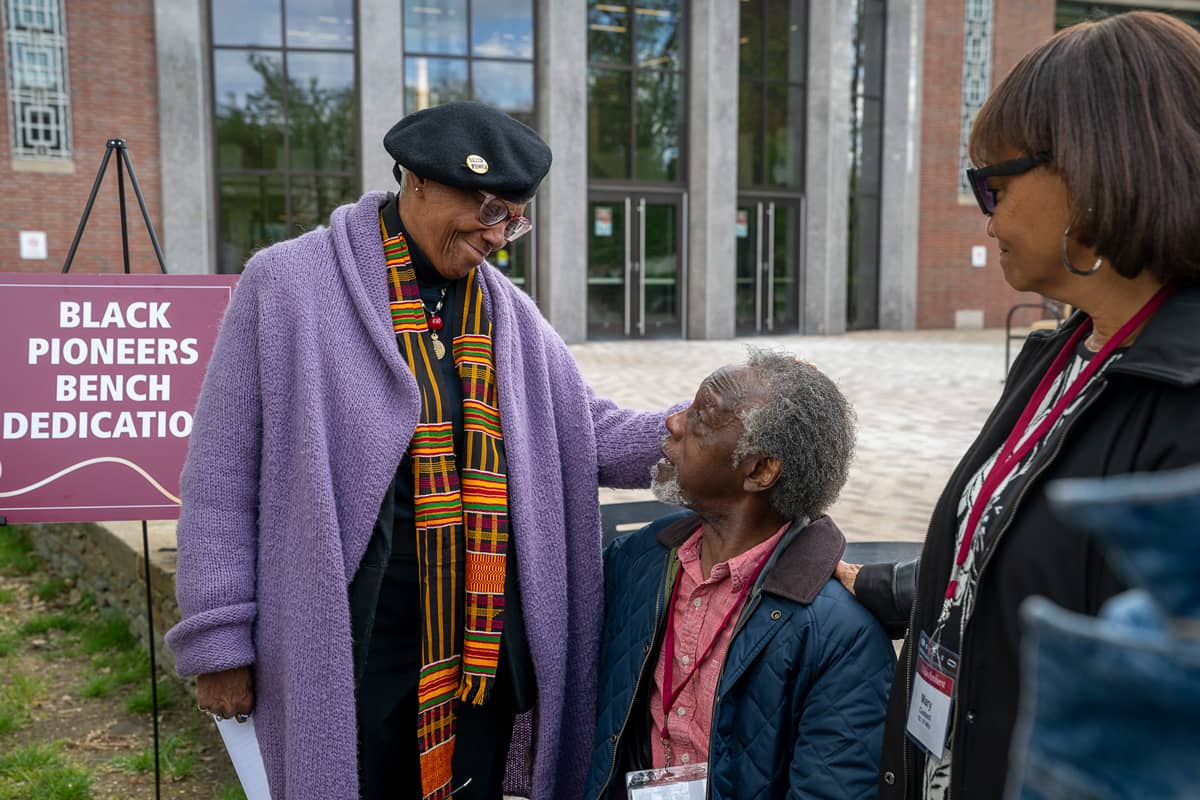 Cheryl Evans Charlie Player Mary Custard: Cheryl Evans ’68 shares a moment with Charlie Player ’70 and Mary Custard ’82, ’87 MEd during the ceremony held outside the Student Union. 